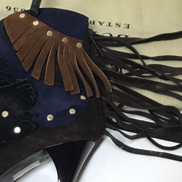 NIB Burberry Burberry Runway Lilybell Emb120 V Cut Bootie - Picture 6 of 10